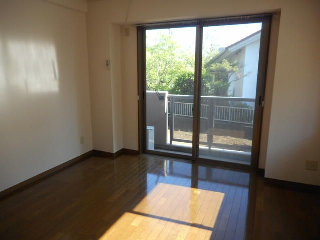 小坂マンションの洋室