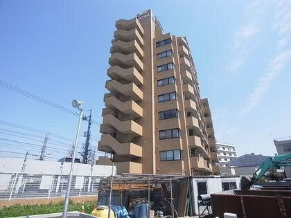 昭島市郷地町３丁目の中古マンションの外観
