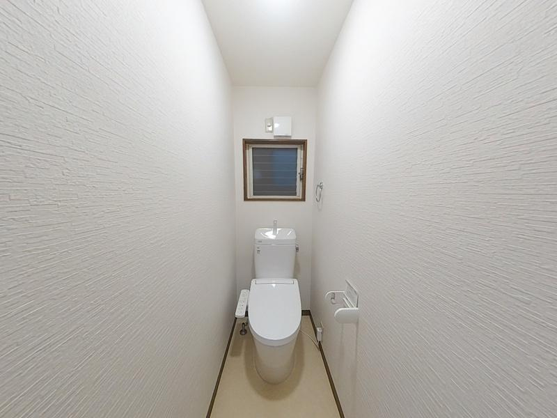 高知市神田　中古戸建てのトイレ