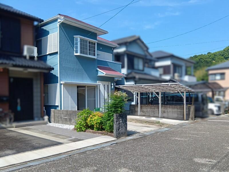 高知市神田　中古戸建ての前面道路含む現地写真