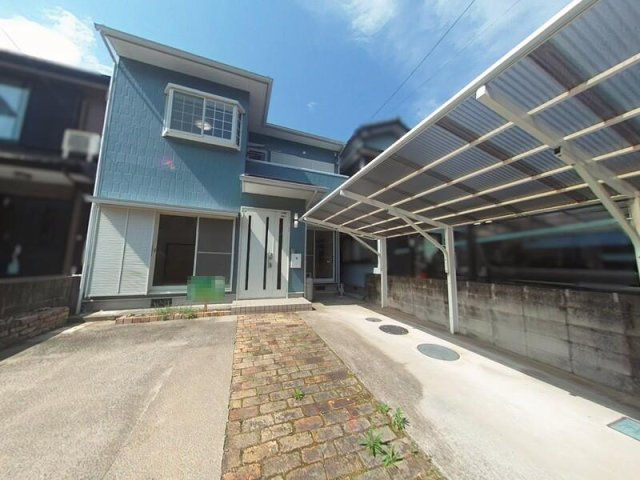 高知市神田　中古戸建ての駐車場
