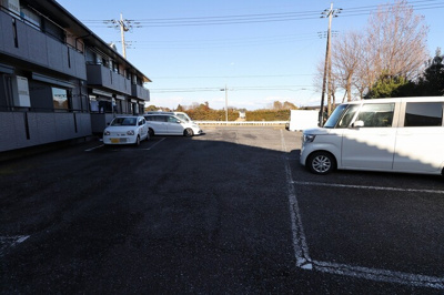 【駐車場】 | ハイカムール並木 | 駐車場