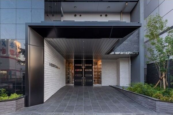 S-RESIDENCE六番町のエントランス