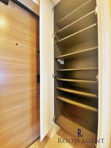 S-RESIDENCE上前津の玄関