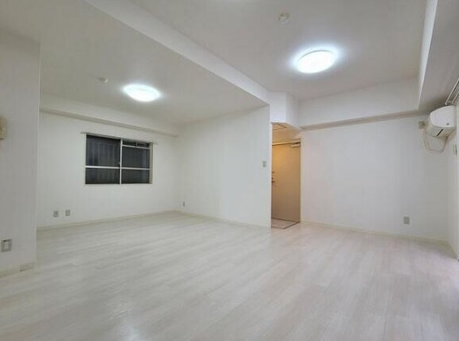 大阪市中央区瓦屋町２丁目の賃貸マンションの居間・リビング