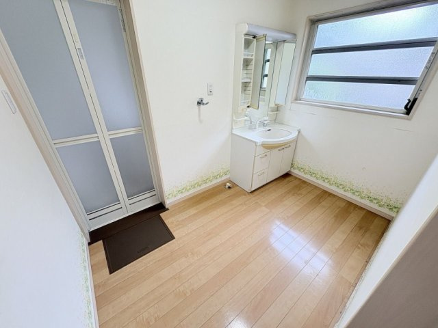東宮1丁目の独立洗面台