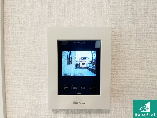 神戸市西区玉津町今津　新築一戸建ての防犯設備|カラーモニターインターホン！声だけでなく来訪者の姿や顔がモニターで確認できるので、小さなお子様がいらっしゃるご家庭でも安心できます！