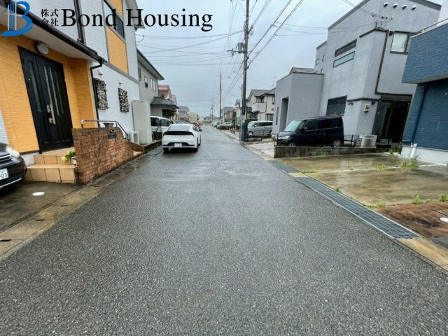LDK22帖以上ありで開放的です　水谷1丁目　築16年の前面道路含む現地写真