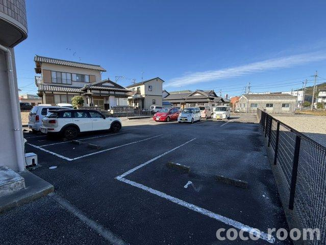 ノーヴァⅡ の駐車場