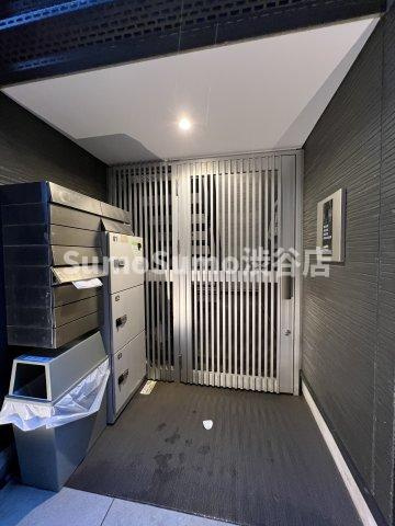 ココパレスのエントランス|建物の内部です