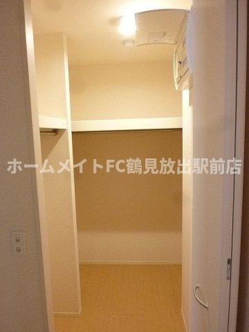 大阪市鶴見区茨田大宮４丁目のハイツの収納