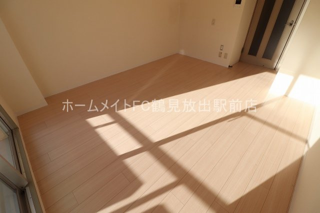 大阪市城東区放出西３丁目の賃貸マンションの洋室