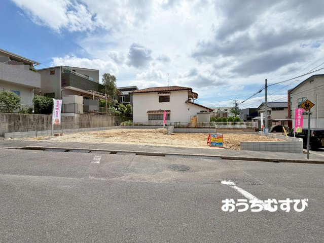 守山区緑ヶ丘 601番（全2棟）の前面道路含む現地写真