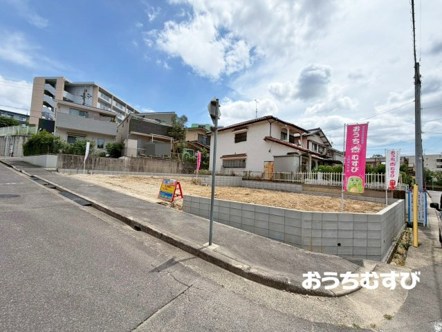 守山区緑ヶ丘 601番（全2棟）の前面道路含む現地写真