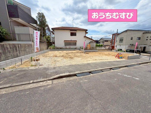 守山区緑ヶ丘 601番（全2棟）の前面道路含む現地写真