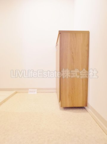 小平市花小金井１丁目のアパートの玄関
