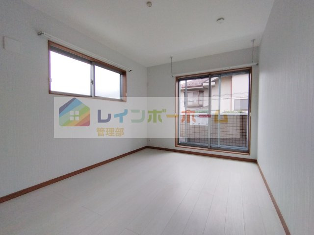 イーリス上福岡の居間・リビング