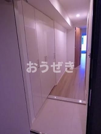 パークアクシス横濱関内ＳＱＵＡＲＥの玄関