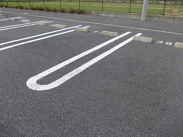 チェリーアイズの駐車場