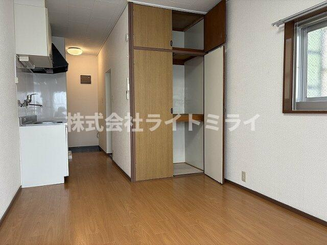 上野アパートメントの内装| 