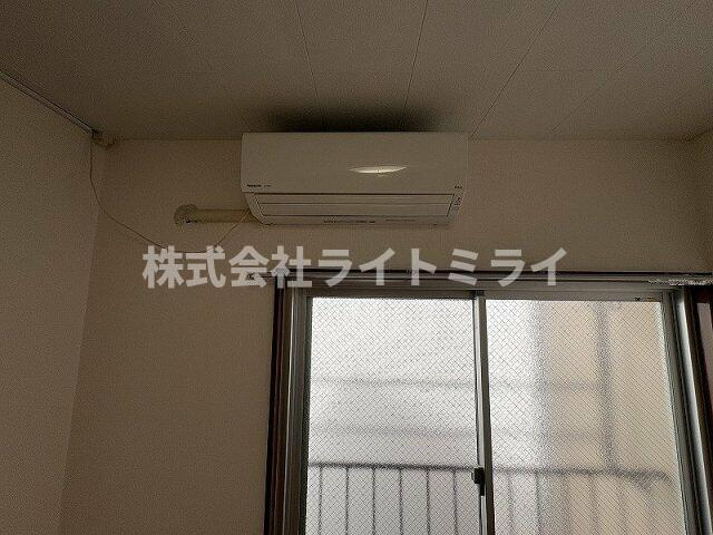 上野アパートメントの内装| 