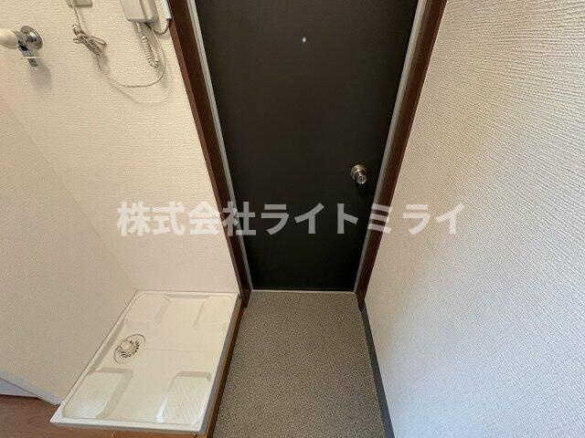 上野アパートメントの玄関| 