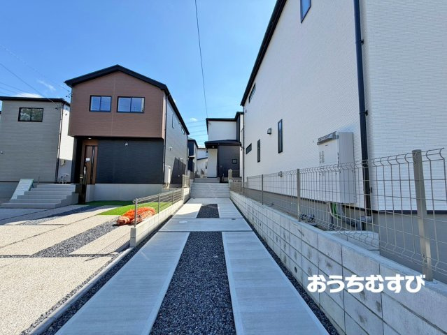 守山区上志段味3期(全13棟)の駐車場
