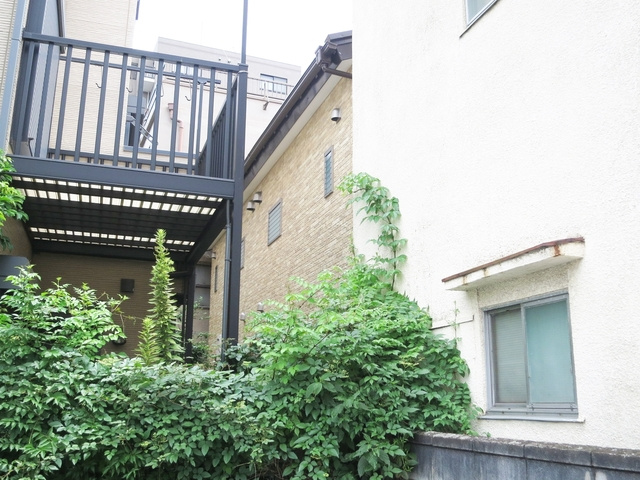 ウッドハウス彩の外観|外観別アングルです。閑静な住宅街にございます。