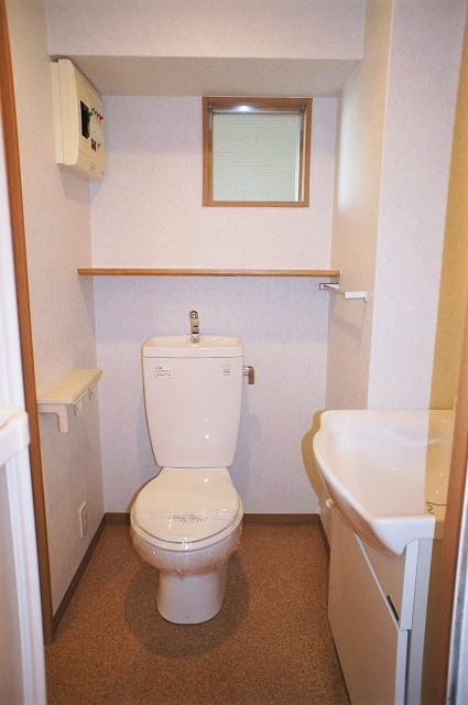 エンクレスト舞鶴のトイレ|コンパクトで使いやすいトイレです