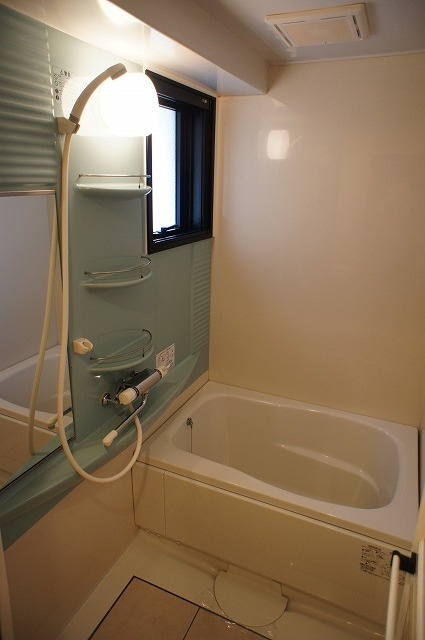 エンクレスト福岡の浴室|コンパクトで使いやすいお風呂です