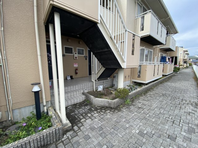 ヴィラボナールB棟のエントランス