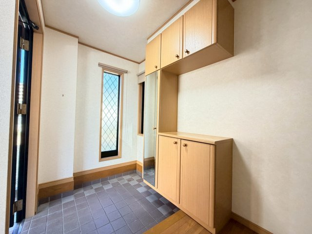 【玄関】 | 【新規リフォーム】仁保南のキレイな中古戸建て！ | リフォーム前の玄関です。