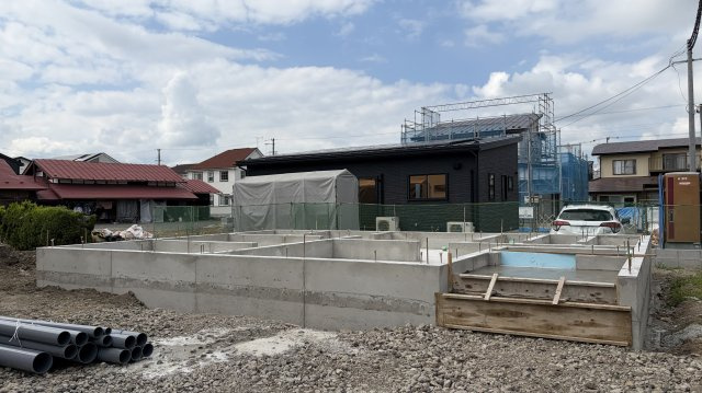 紫波町中島第7の前面道路含む現地写真
