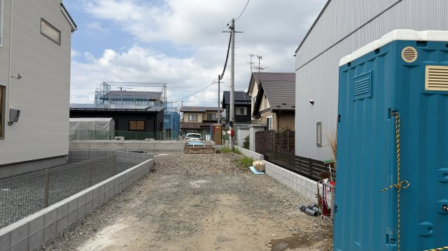 紫波町中島第7の前面道路含む現地写真