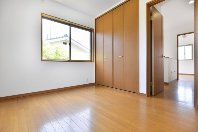 岡山市南区福成　事務所スペース付き中古戸建の洋室|２階洋室③６．０帖。