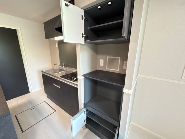 トウリ　ルームズ徳川東のキッチン