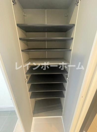 Moderatoの玄関|※建築中のため同施工参考写真となります。