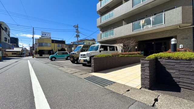 リエス新宿町のエントランス