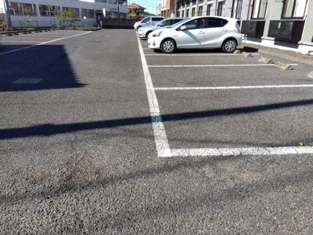 レオパレス小見川の駐車場