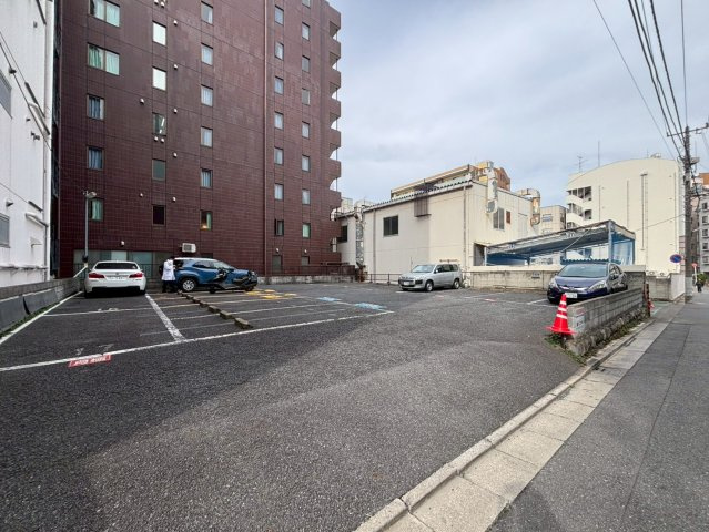 守屋駐車場