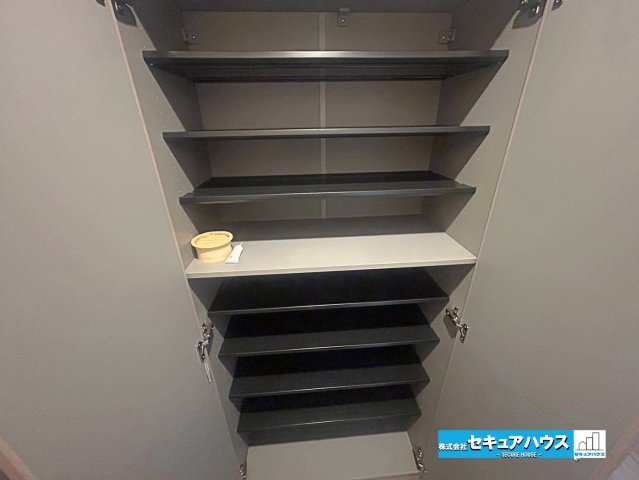 ロイヤルコンフォート日進の収納|【玄関収納の様子】
◆沢山の靴を収めることが可能な設計です◎　　　　　　　　　　　　　　　　　　　　　　　　　　　　　　　　　　　　　　　　　　　　　　　　　　　　　　　　　　　　　　　　　　　　　　