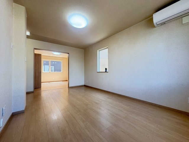 カーサ文苑6号館の居間・リビング