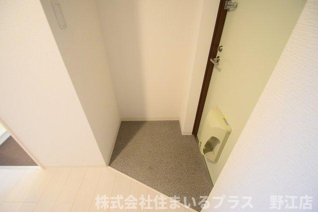 HR FRONT REGAL 新森の玄関