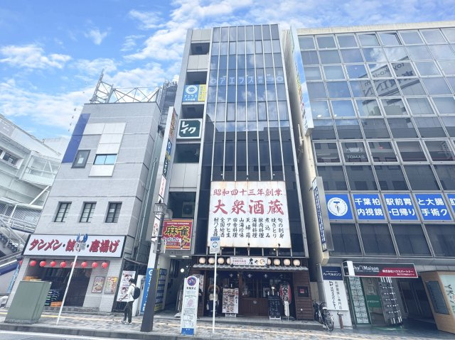 K&Kビルの外観