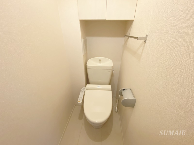 リヴィエールのトイレ|落ち着いた色調のトイレです☆