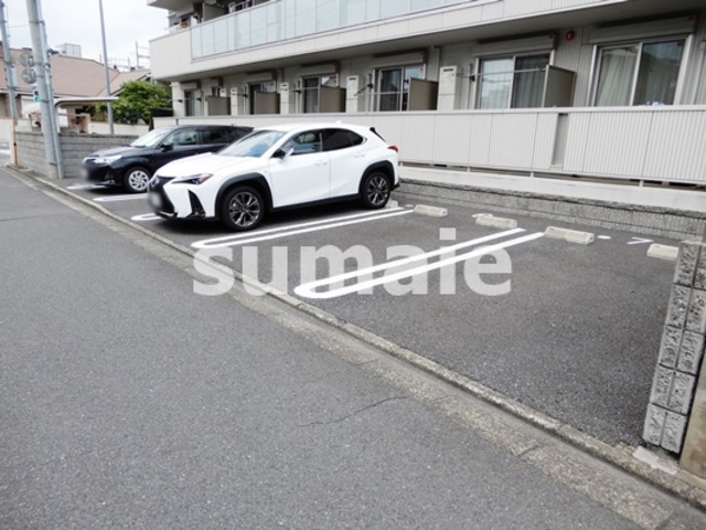 リヴィエールの駐車場|敷地内駐車場☆