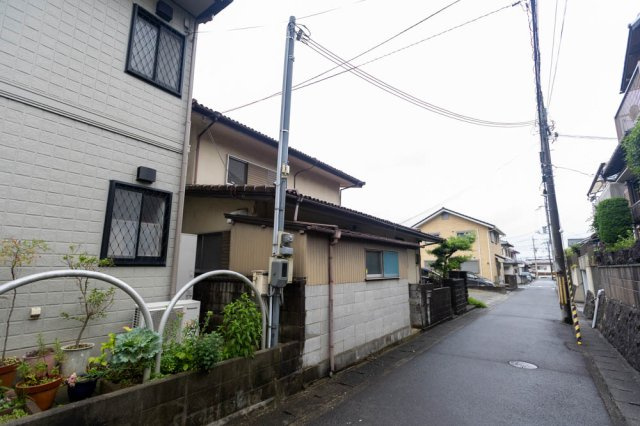 太子町東出　中古戸建の前面道路含む現地写真