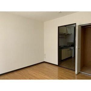 Surplus One サニービレッジの居間・リビング