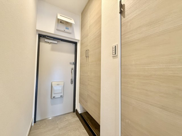ライオンズマンション猫洞の玄関