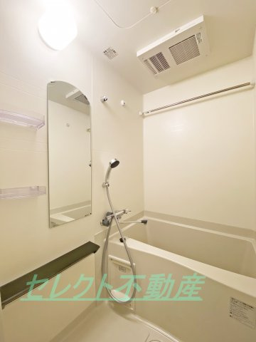 プレサンス名駅南エディフィスの浴室